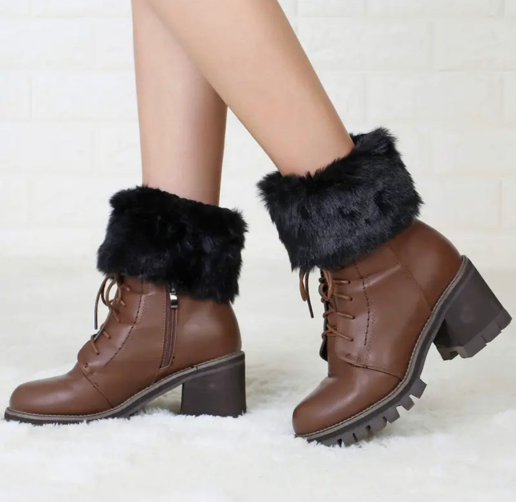 long faux-fur leg cuffs