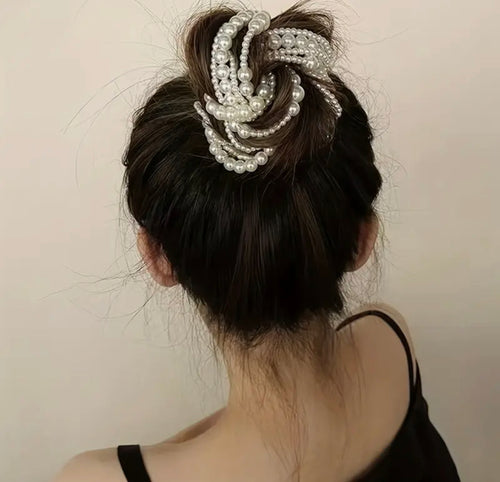 Aurelia Pearl Braid Veil