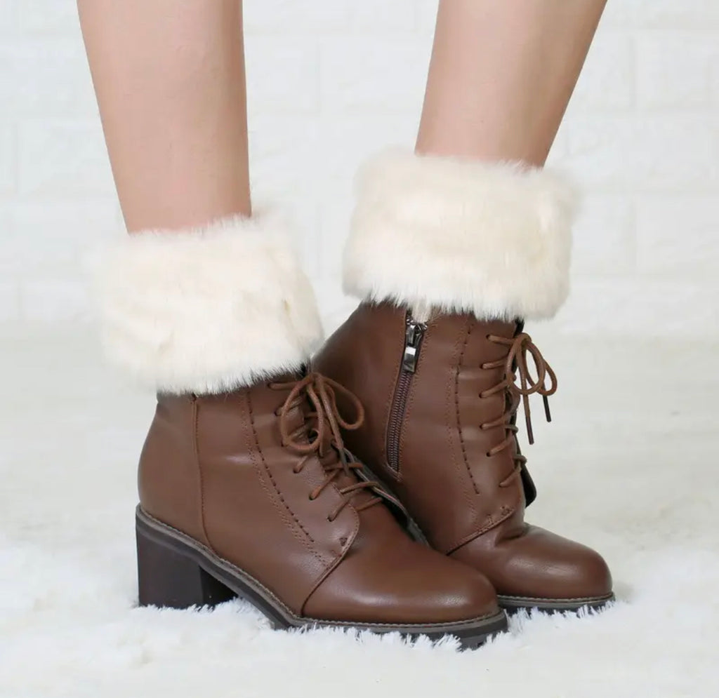 long faux-fur leg cuffs