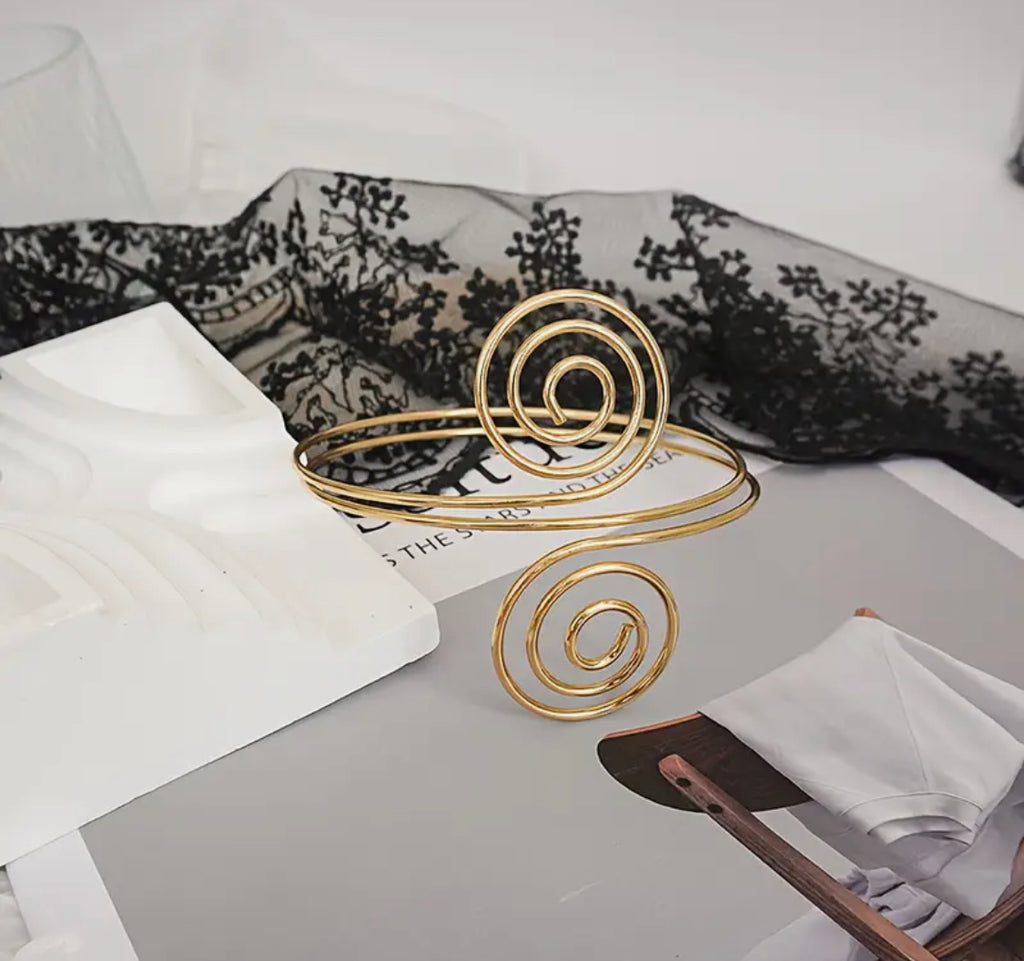 Twin Whorl Armcuff