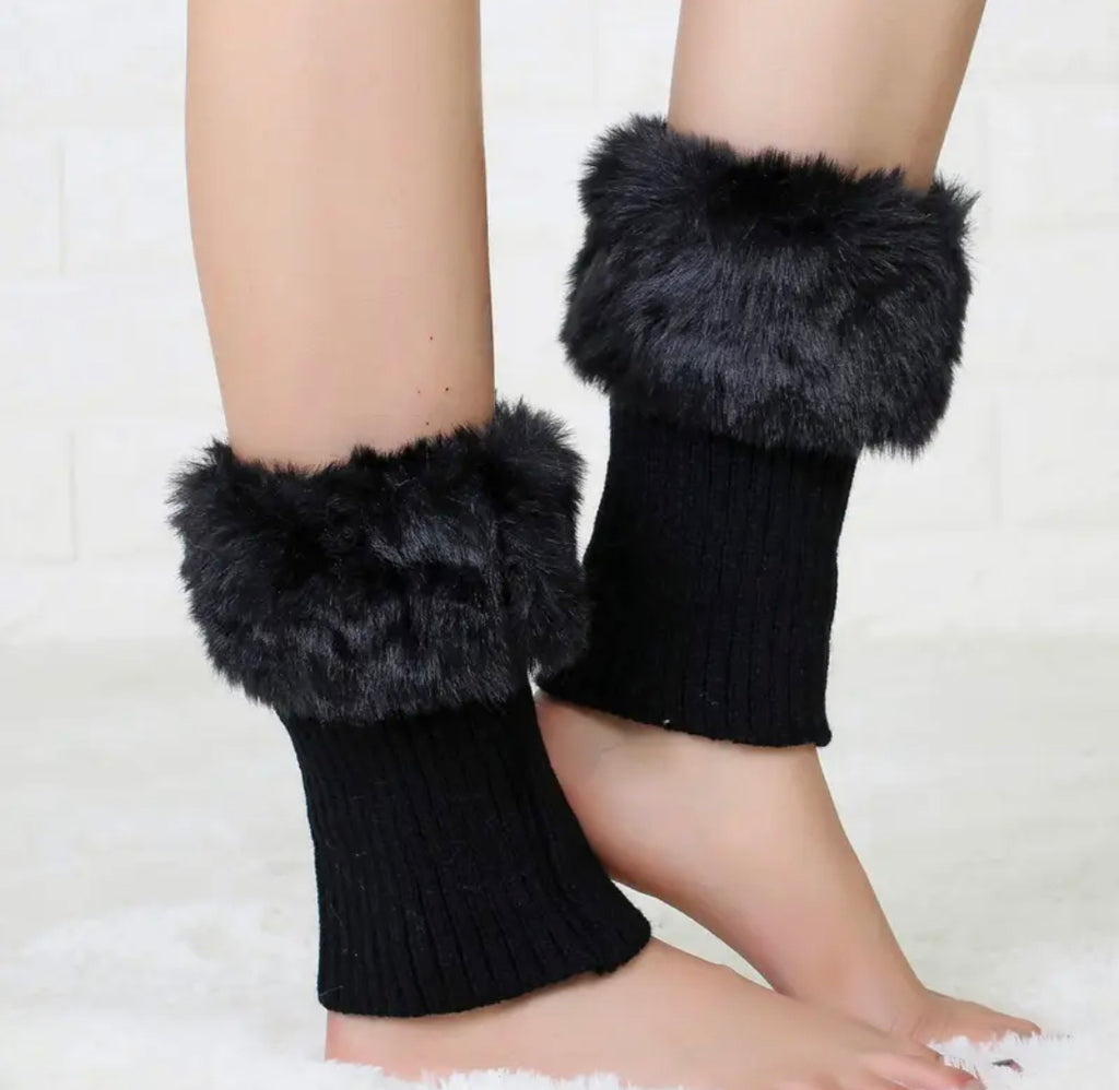 long faux-fur leg cuffs